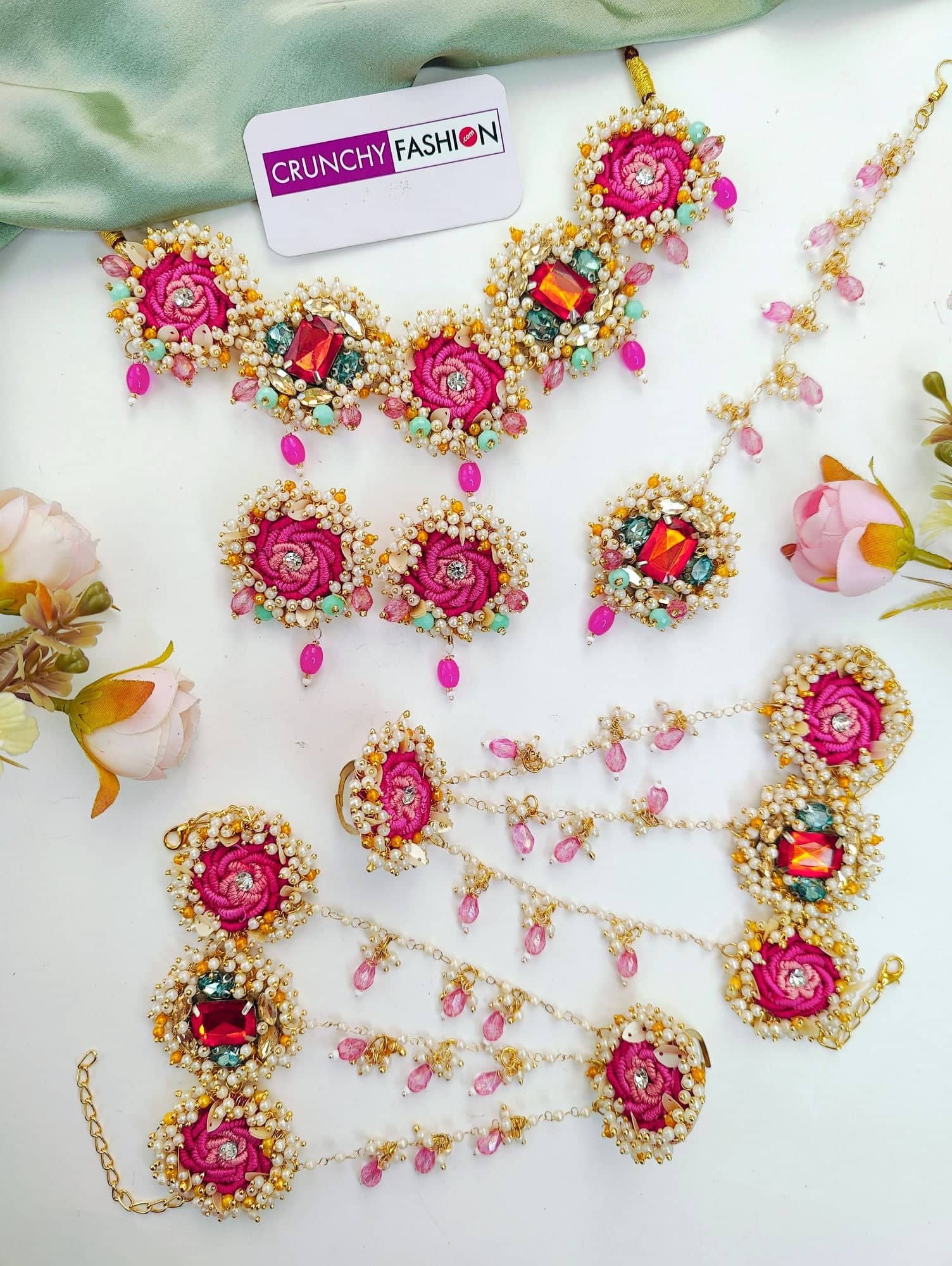 Radiant Kundan Jewelry Set - Multicolored Necklace Elegance